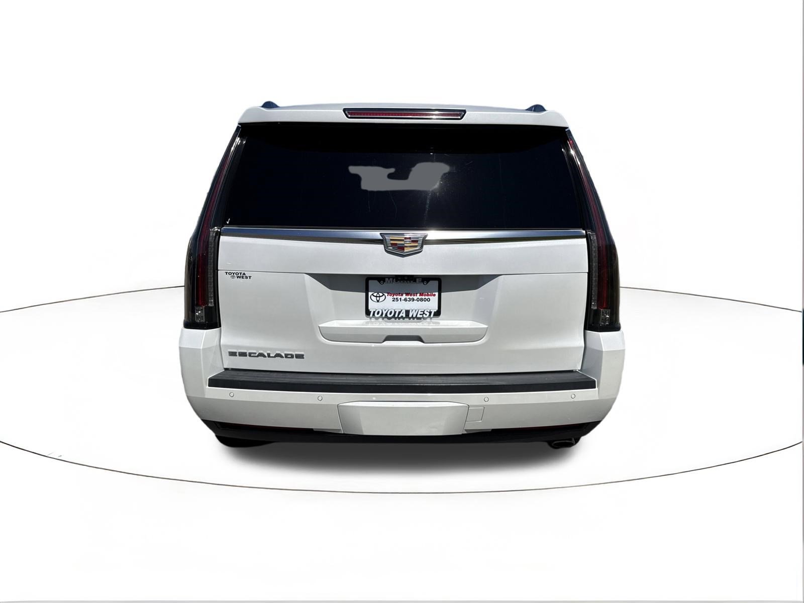 Used 2017 Cadillac Escalade Platinum image 4