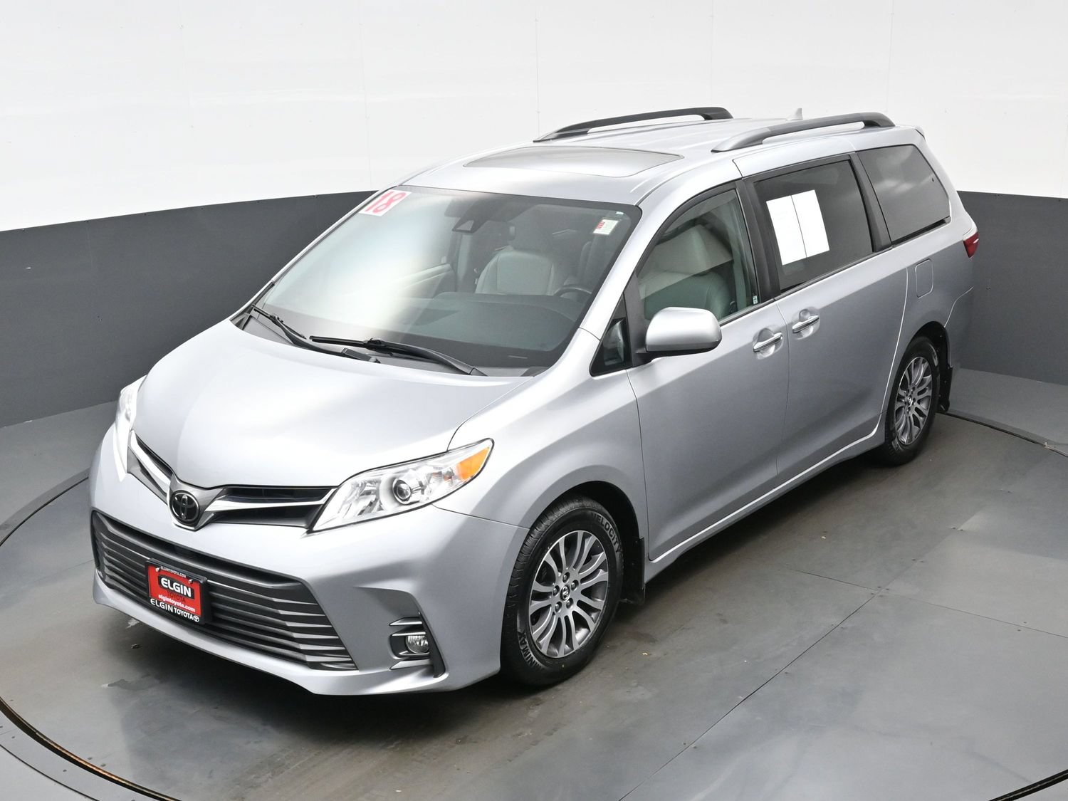 Used 2018 Toyota Sienna XLE FWD image 38
