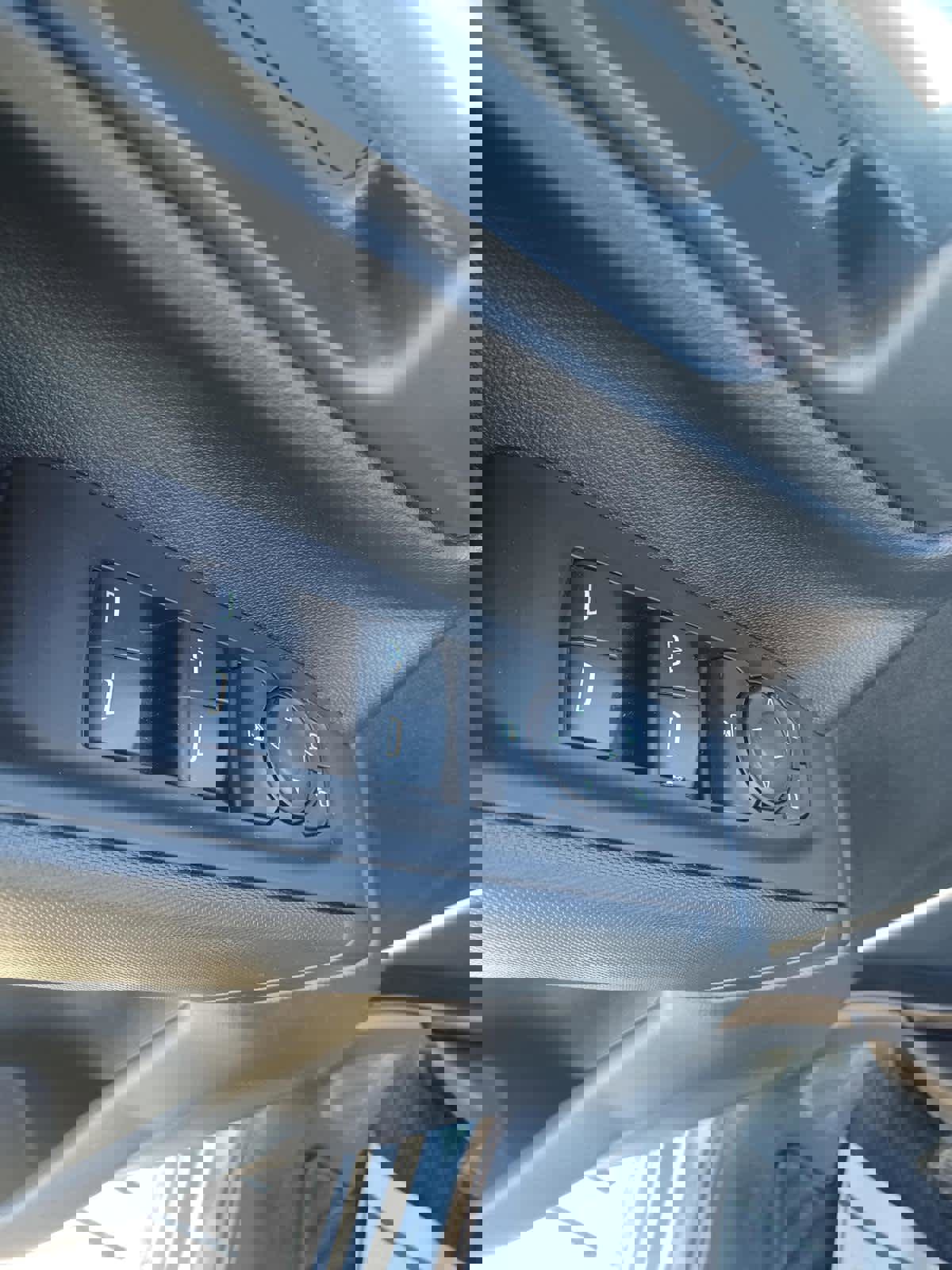 Used 2021 Chevrolet Silverado 1500 Custom image 14