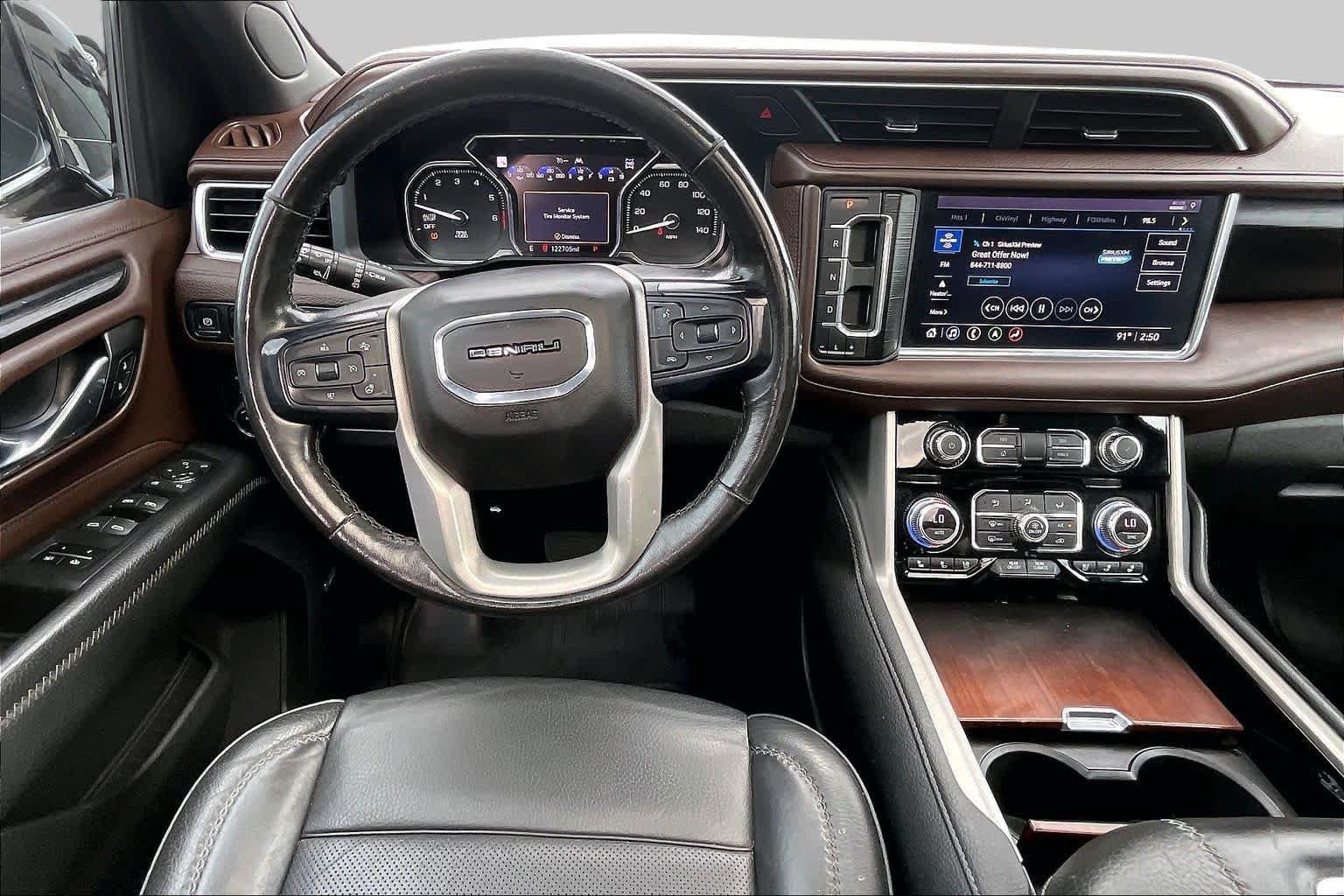 Used 2021 GMC Yukon XL Denali w/ Denali Premium Package AWD/4WD image 6