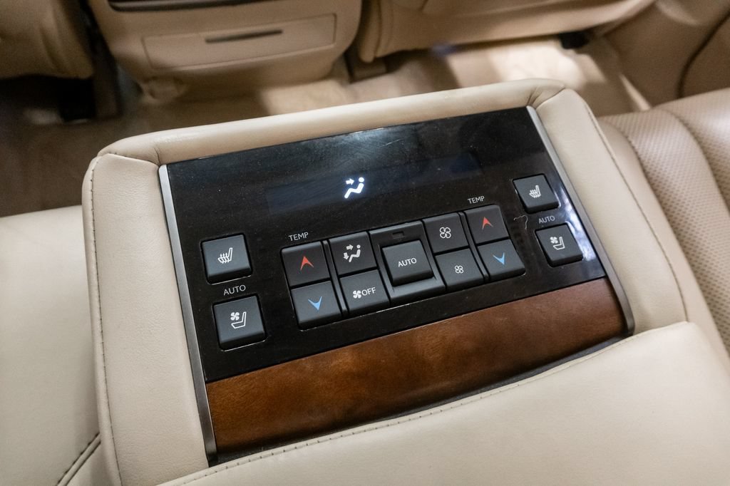 Used 2017 Lexus LX 570 4WD w/ Luxury Package image 29
