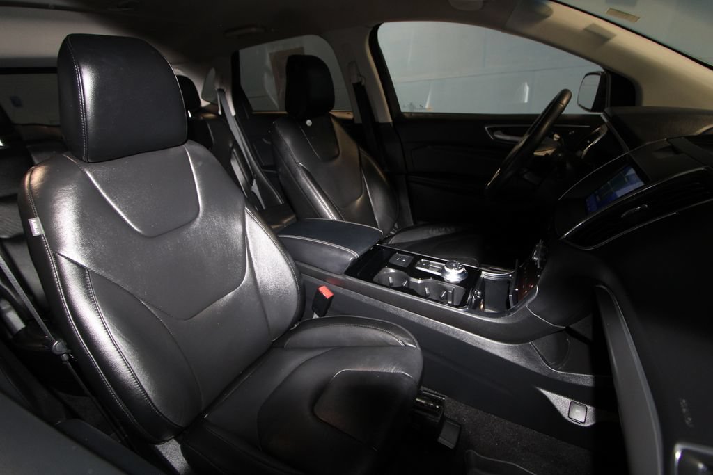 Used 2020 Ford Edge Titanium AWD/4WD image 23