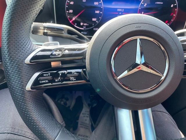 Used 2025 Mercedes-Benz GLC 300 4MATIC image 34