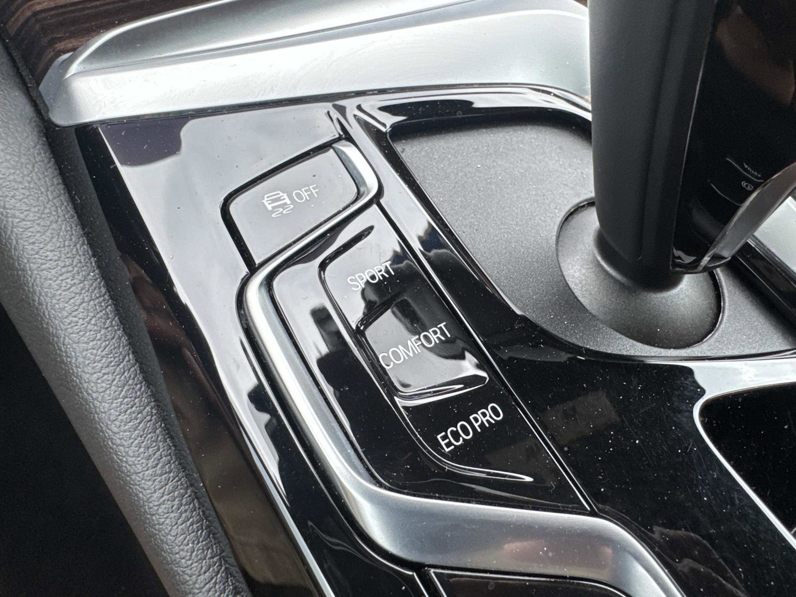 Used 2022 BMW 530i xDrive w/ Premium Package image 29