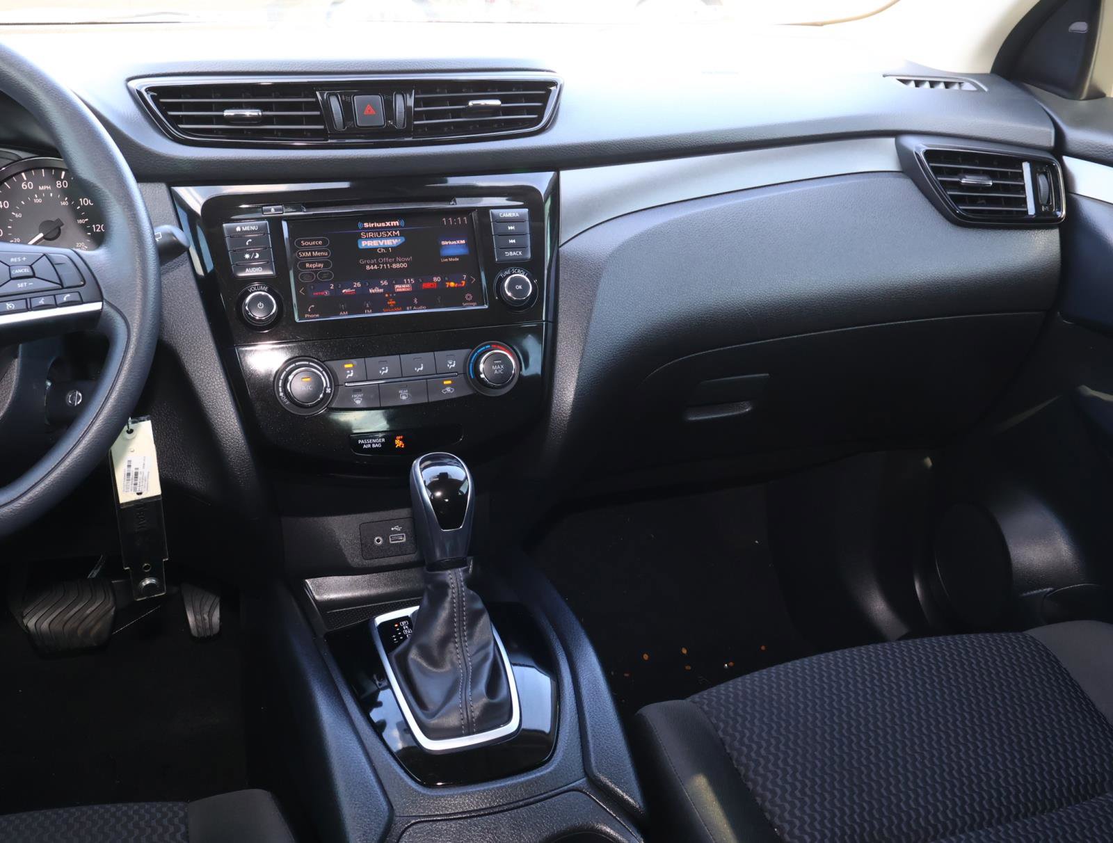 Used 2021 Nissan Rogue Sport S image 11