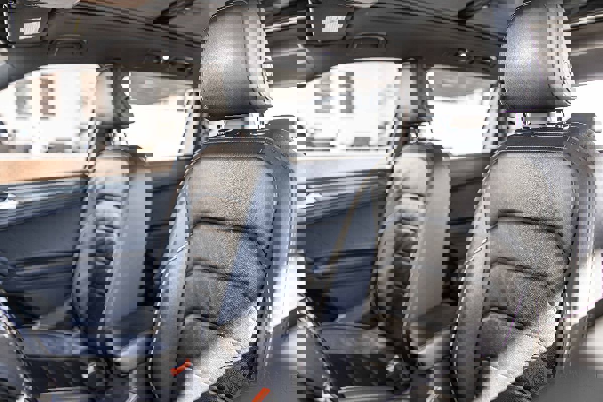 Used 2019 Volkswagen Tiguan SEL Premium image 19