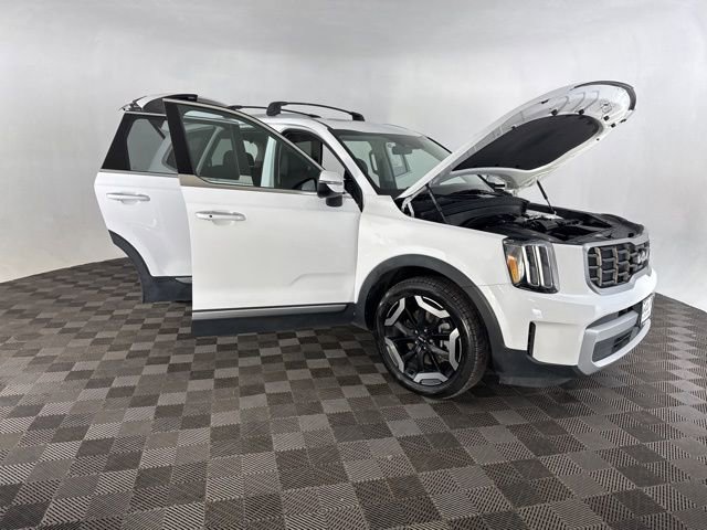 Certified 2025 Kia Telluride S image 14