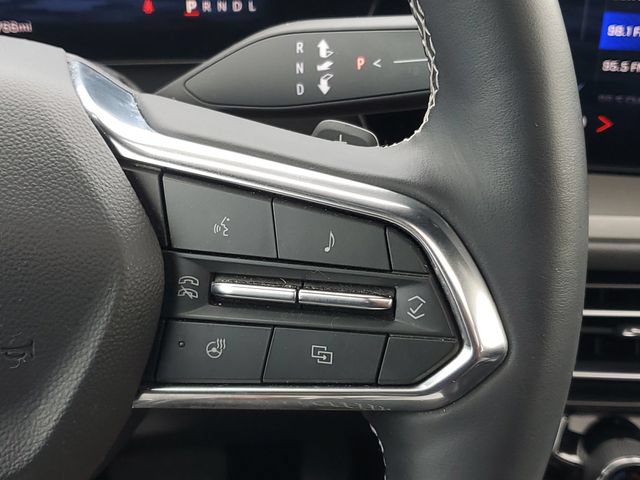 Certified 2025 Chevrolet Traverse LT w/ Sun and Wheel Package AWD/4WD image 23