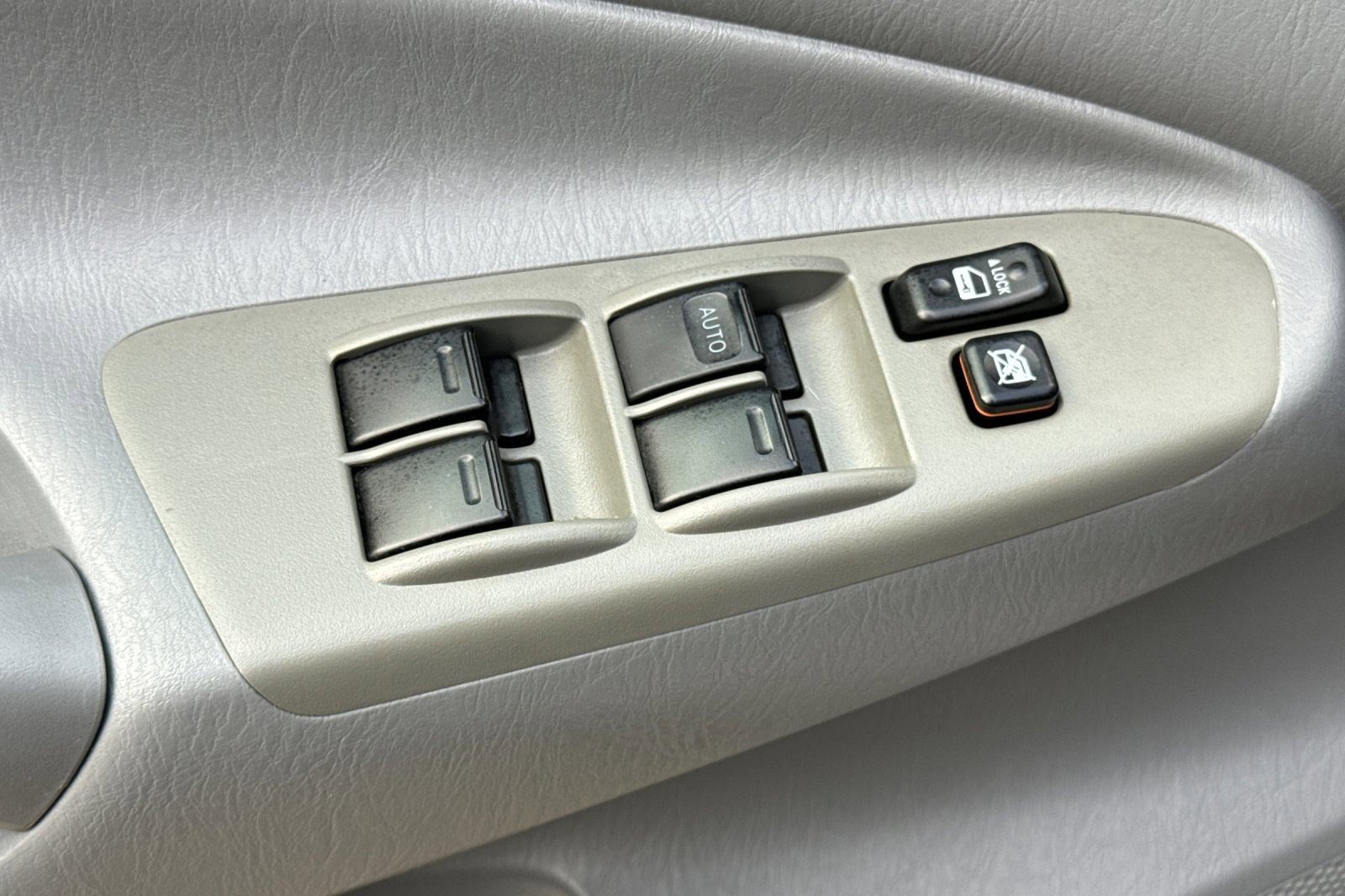 Used 2010 Toyota Tacoma PreRunner image 13