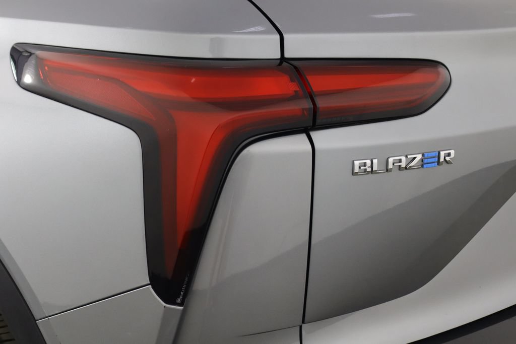 Used 2024 Chevrolet Blazer EV LT AWD/4WD image 43