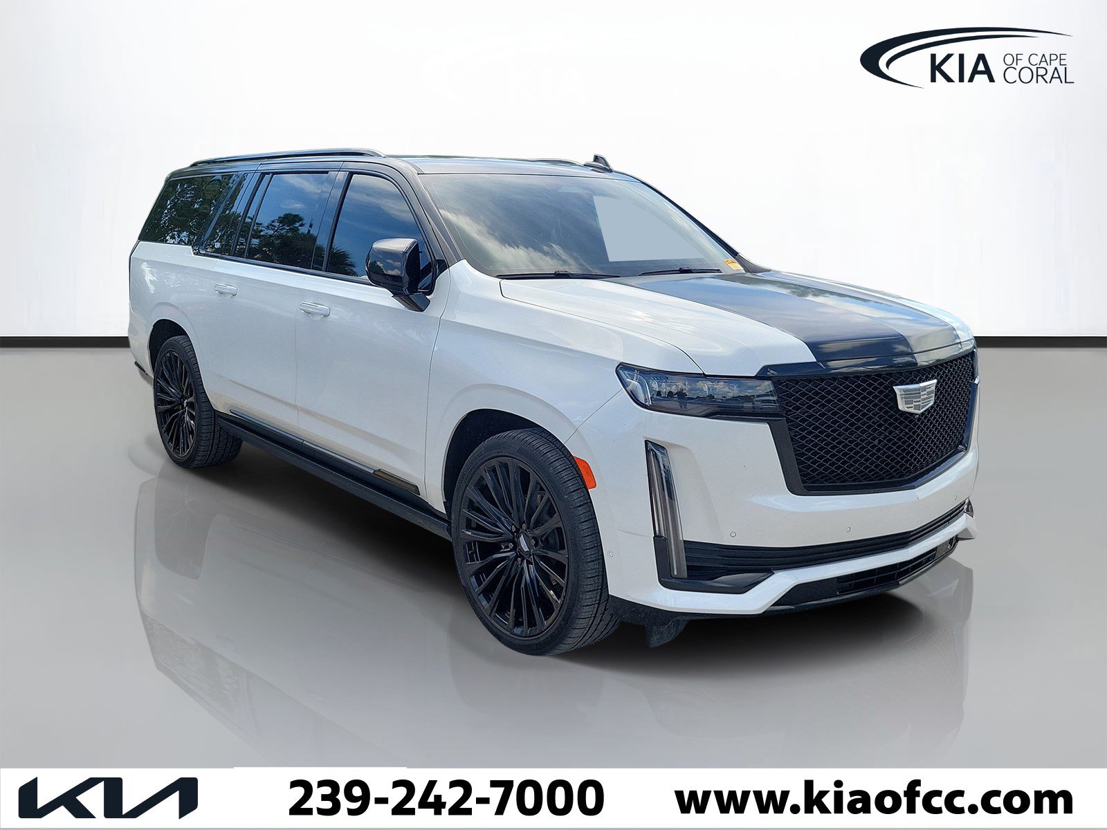 Used 2024 Cadillac Escalade ESV Sport Platinum w/ LPO, ONYX Package AWD/4WD video 1