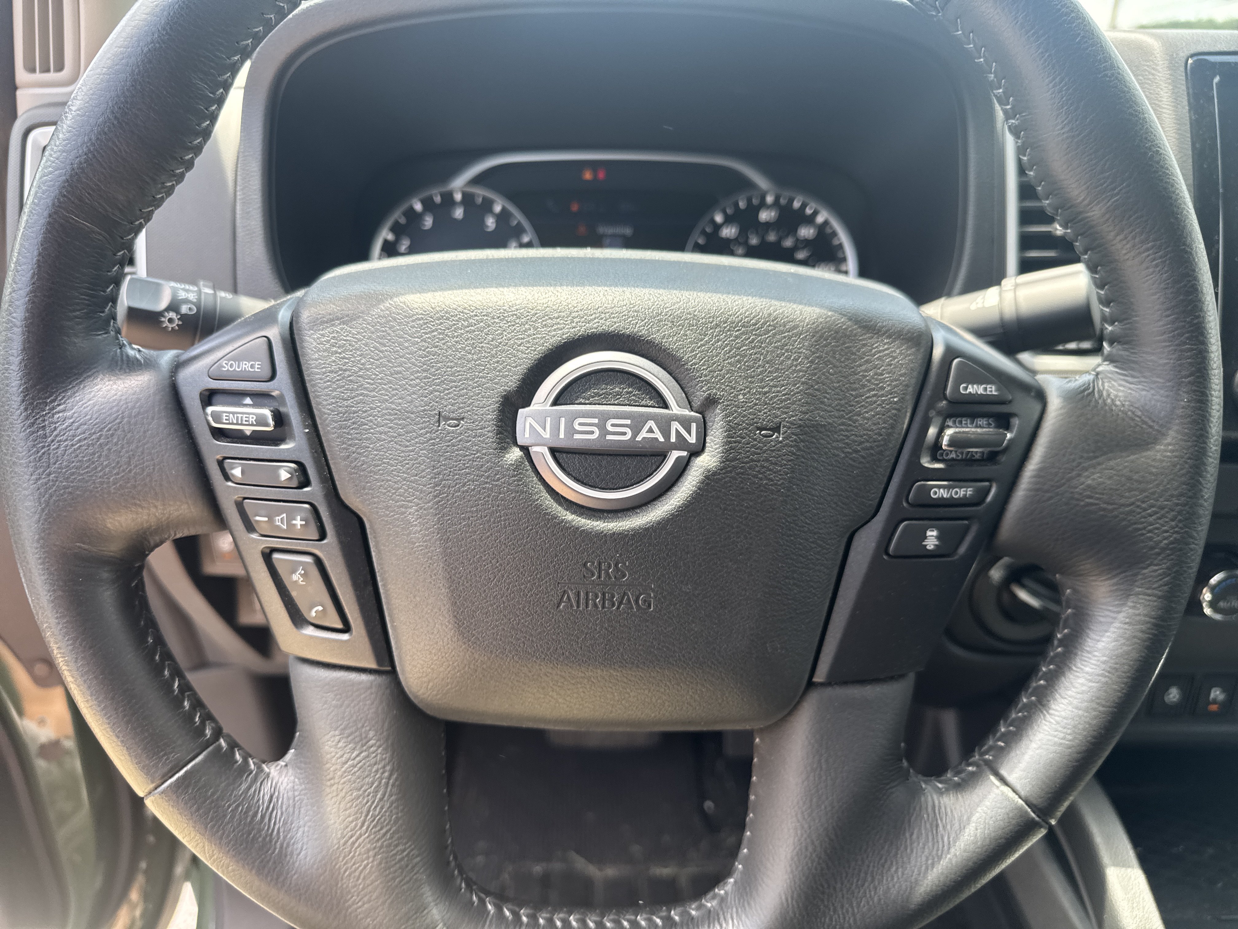 Used 2024 Nissan Frontier SL w/ Technology Package AWD/4WD image 17