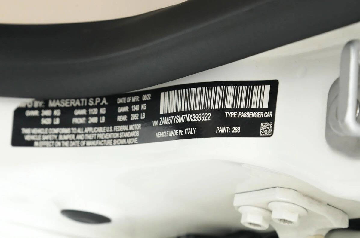 Used 2022 Maserati Ghibli Modena RWD image 31