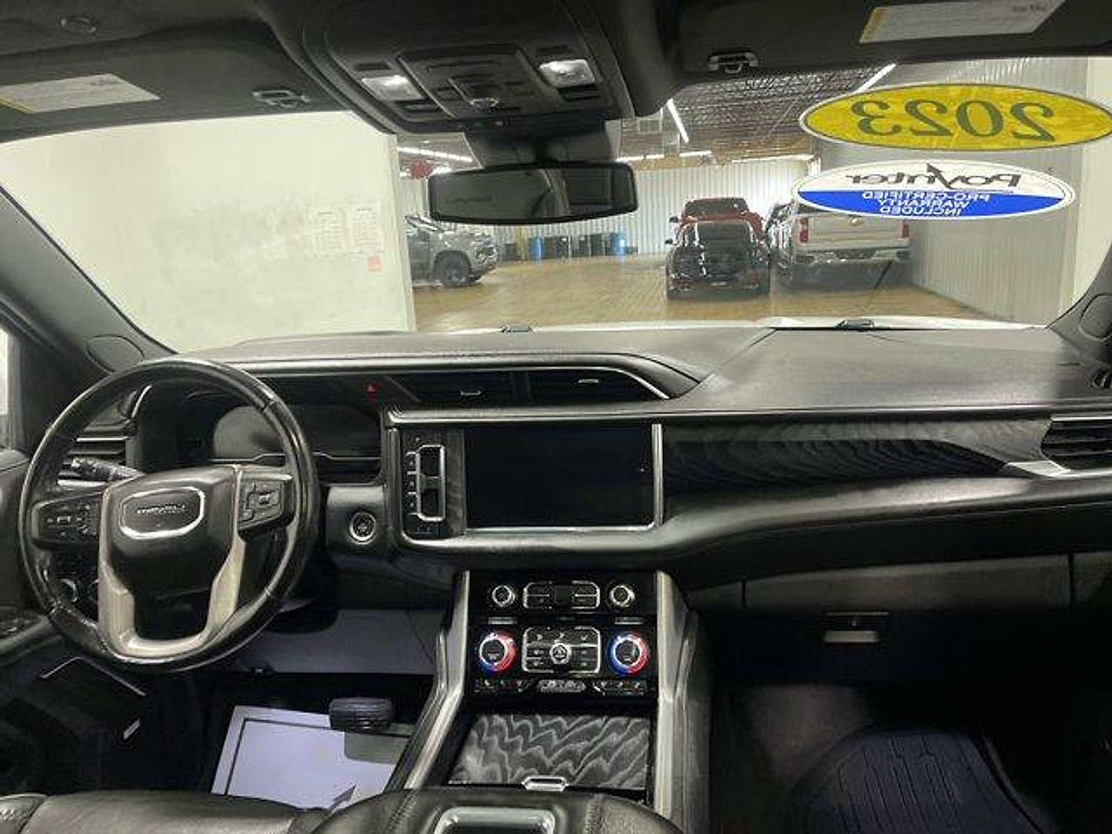 Used 2023 GMC Yukon XL Denali AWD/4WD image 17