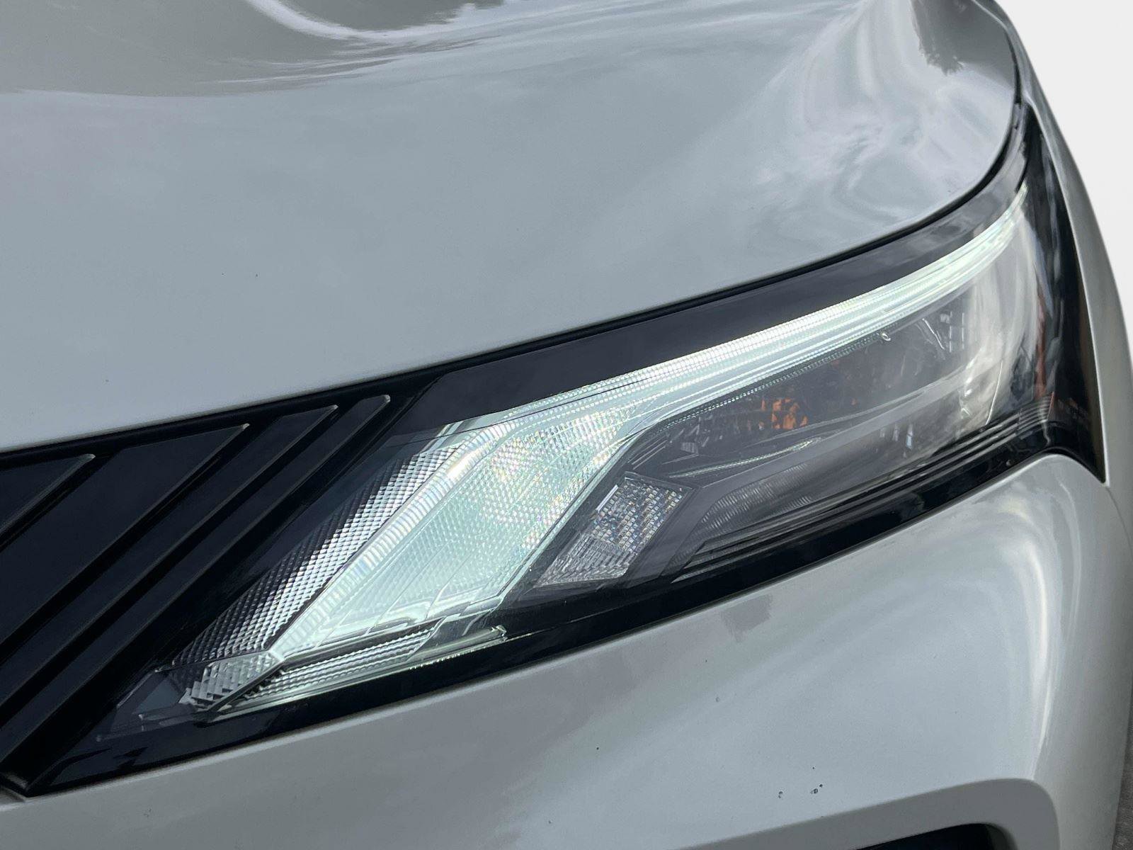 Used 2023 Nissan Rogue SV w/ SV Premium B Package image 10