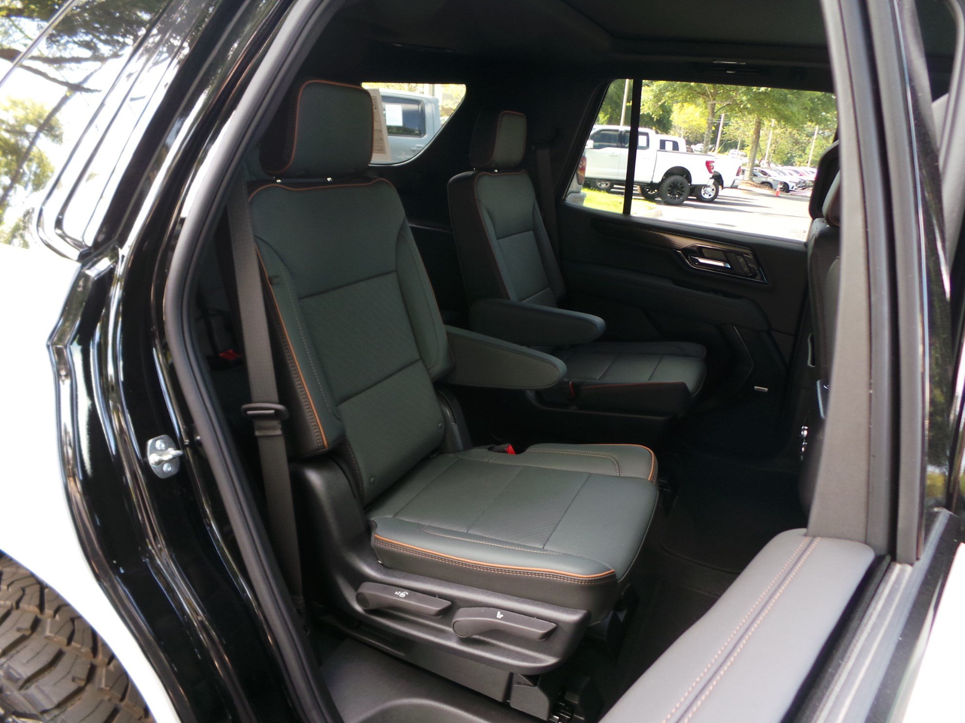 Used 2026 GMC Yukon AT4 AWD/4WD image 46