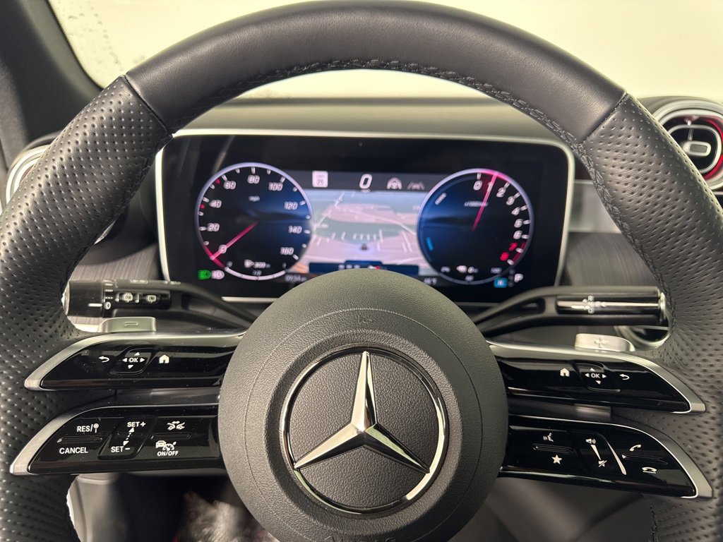 Used 2025 Mercedes-Benz GLC 350e 4MATIC image 21