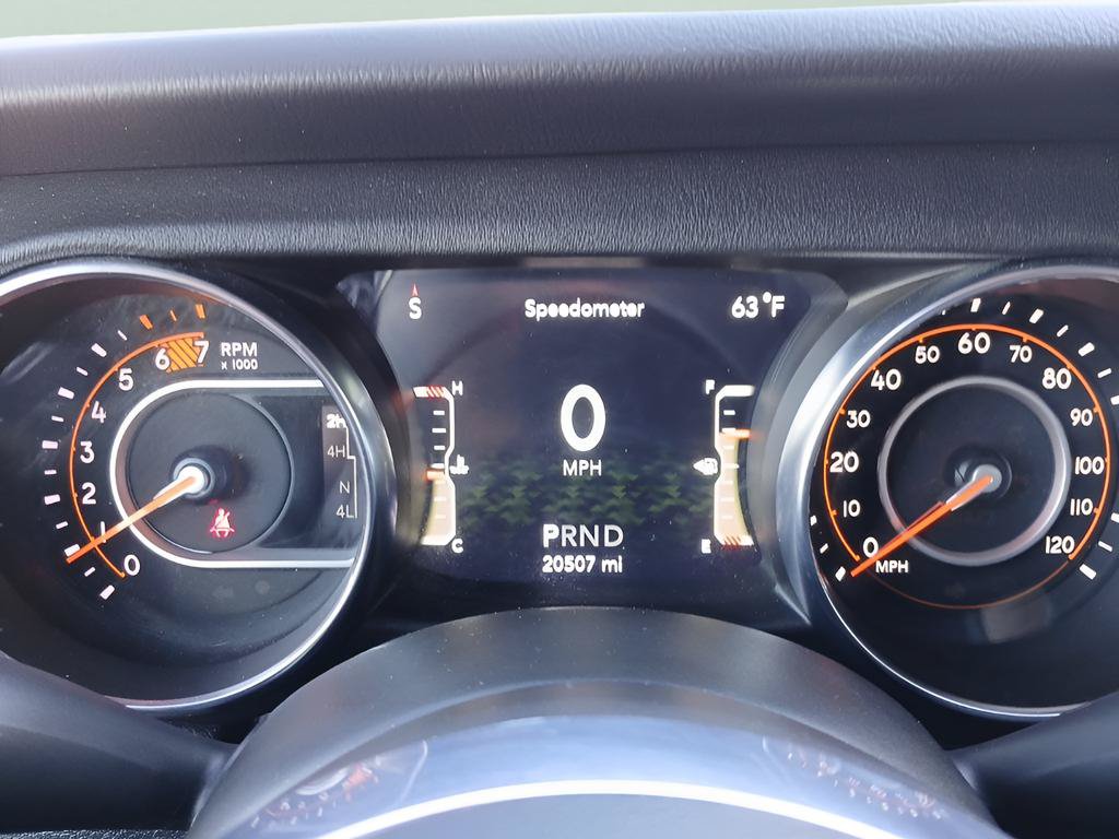 Used 2022 Jeep Wrangler Unlimited Sahara w/ LED Lighting Group AWD/4WD image 15