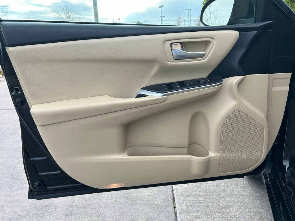 Used 2017 Toyota Camry LE FWD image 21