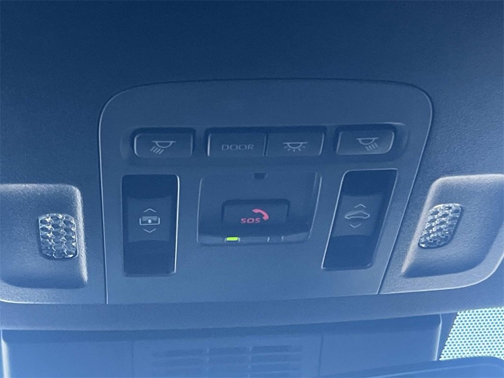 Used 2025 Toyota Camry XSE image 29