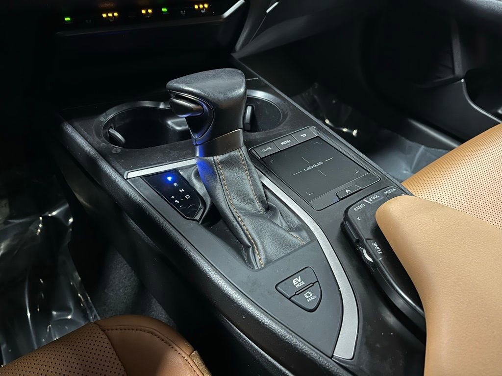 Used 2019 Lexus UX 250h w/ Premium Package image 13