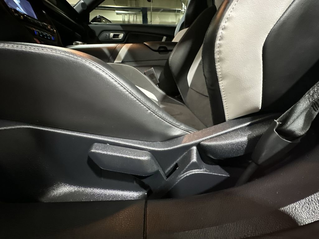 Used 2022 Ford Mustang Shelby GT500 w/ Technology Package image 14