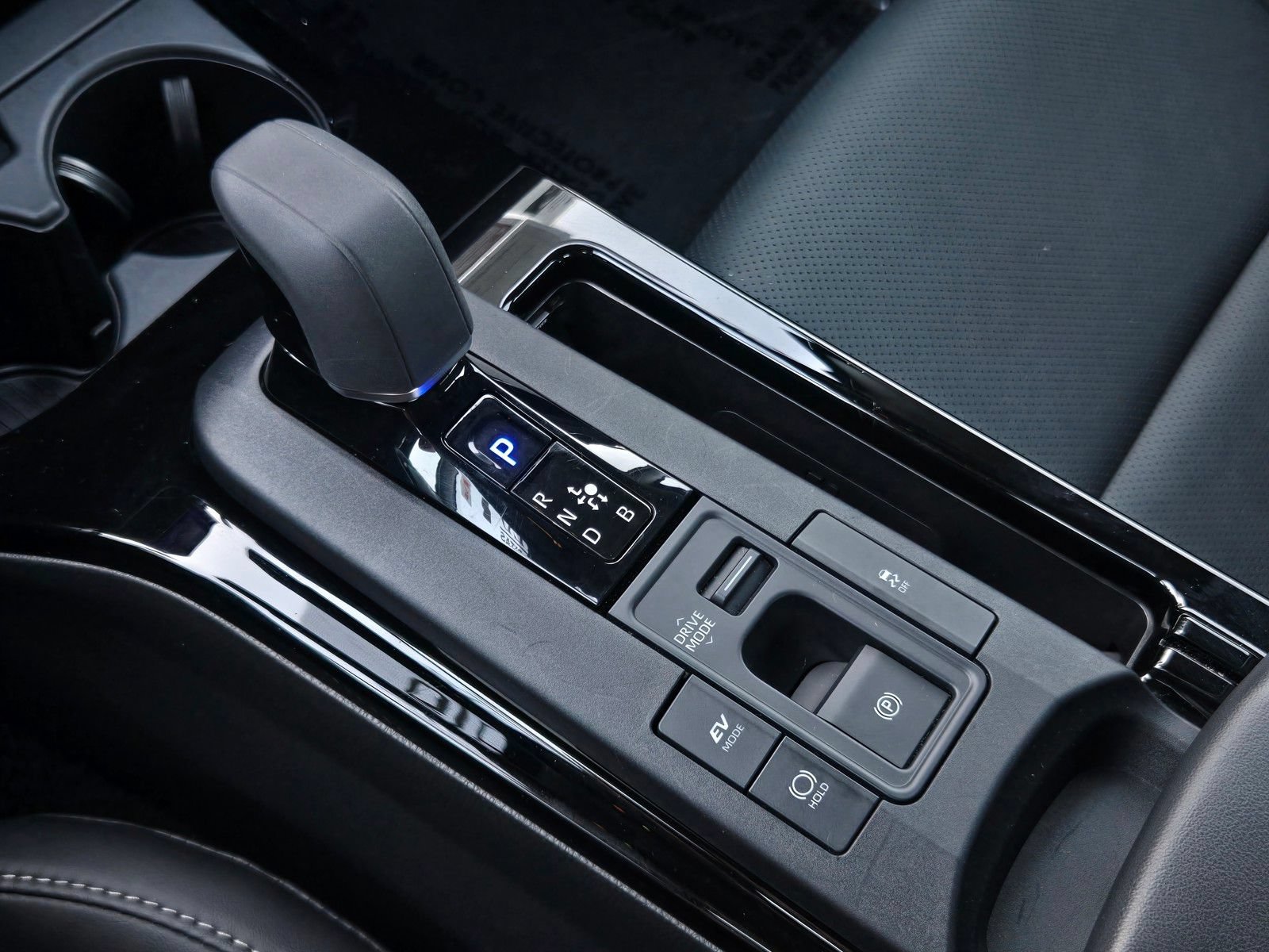 Certified 2025 Toyota Prius XLE FWD image 18