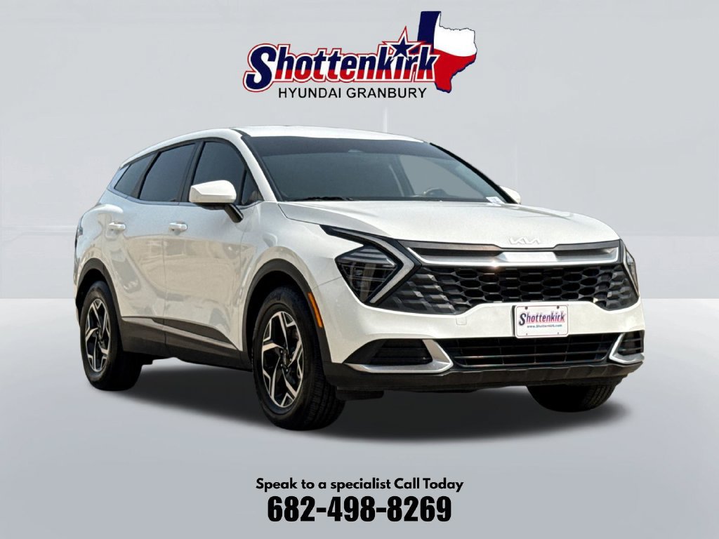 Used 2024 Kia Sportage LX FWD image 3