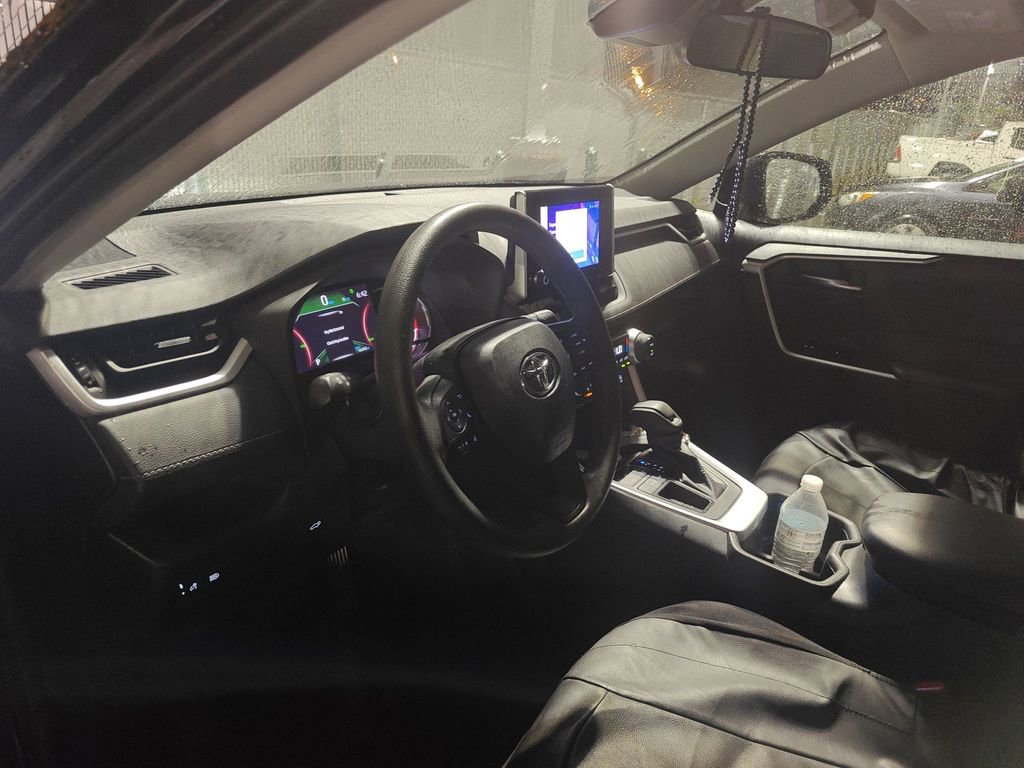 Used 2024 Toyota RAV4 XLE image 7