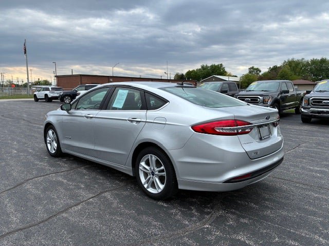 Used 2018 Ford Fusion SE FWD image 3