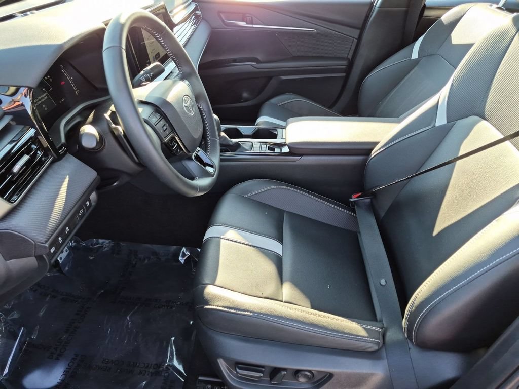 Used 2026 Toyota Camry SE FWD image 15