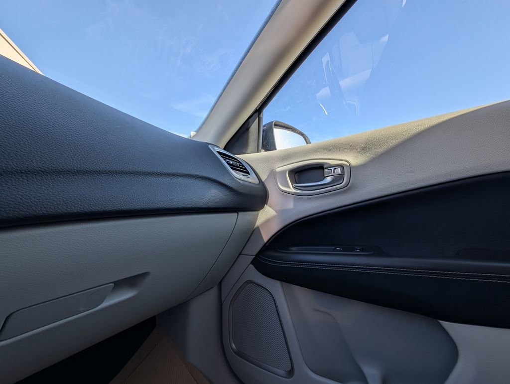 Used 2019 Jeep Compass Latitude w/ Cold Weather Group image 29