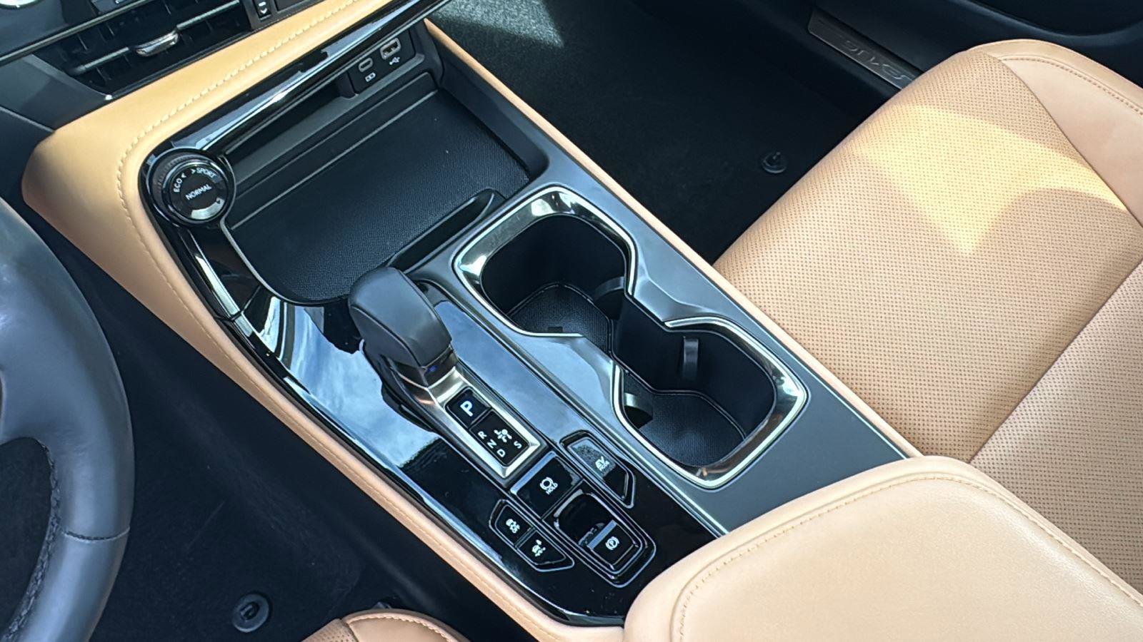 Used 2025 Lexus NX 350h AWD w/ Premium Package image 22