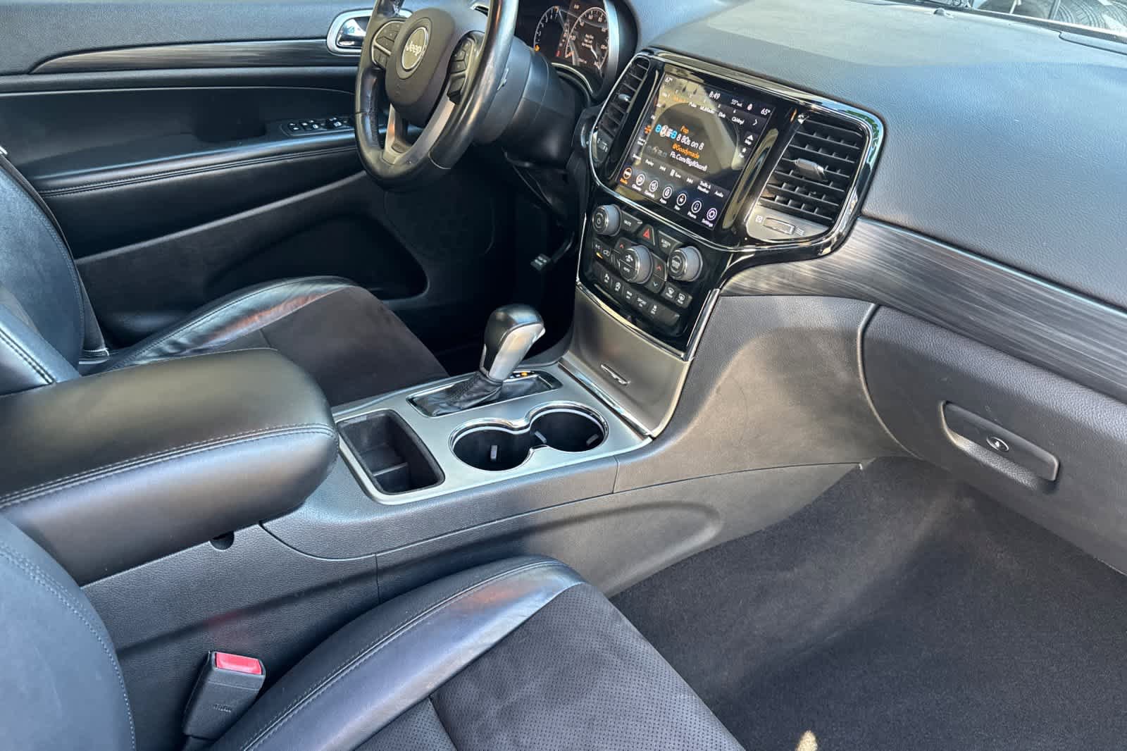 Used 2020 Jeep Grand Cherokee Altitude AWD/4WD image 15
