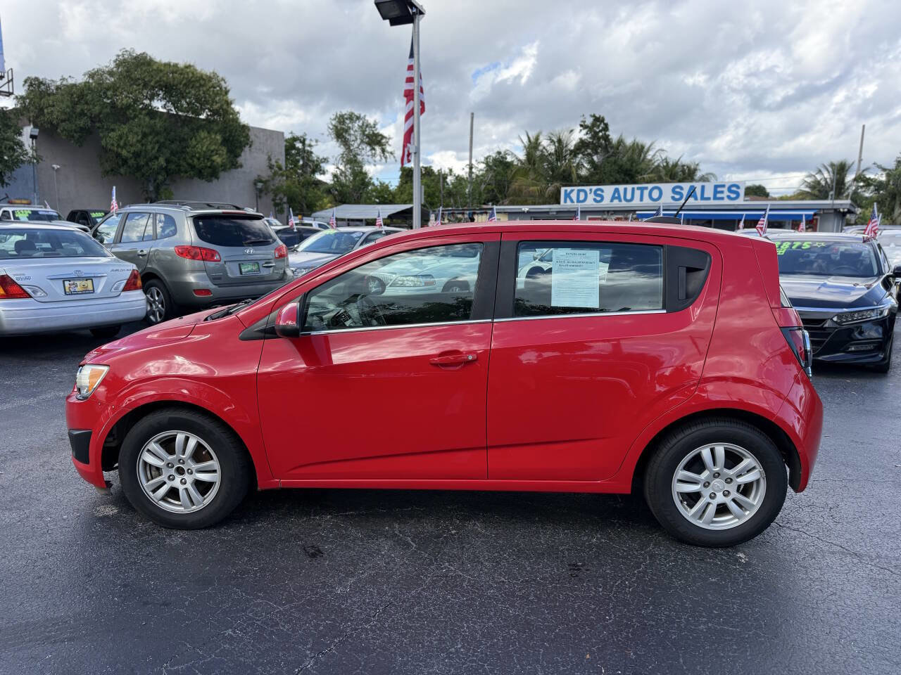 Used 2015 Chevrolet Sonic LT FWD image 4