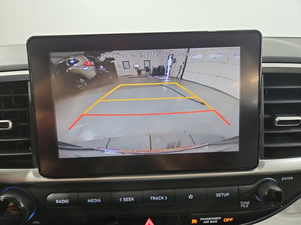 Used 2022 Hyundai Venue SEL image 20