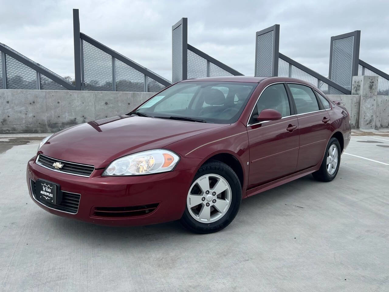 Used 2009 Chevrolet Impala LT FWD image 2