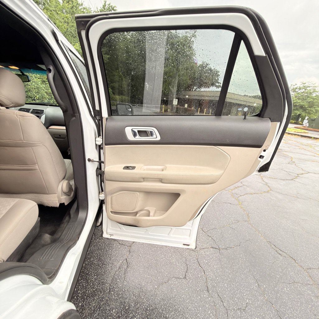 Used 2014 Ford Explorer XLT w/ Equipment Group 201A FWD image 21