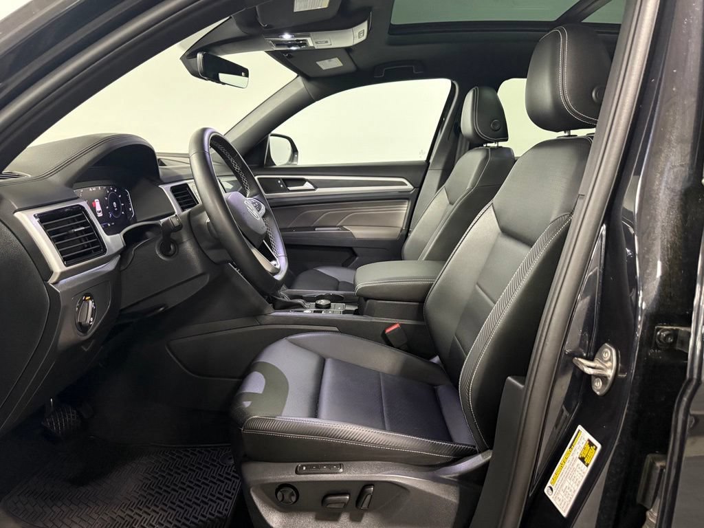 Used 2023 Volkswagen Atlas Cross Sport SEL AWD/4WD image 9