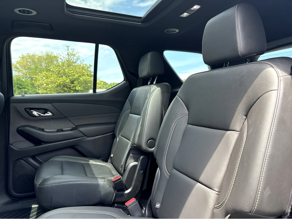 Used 2023 Chevrolet Traverse LT w/ LT Premium Package FWD image 17