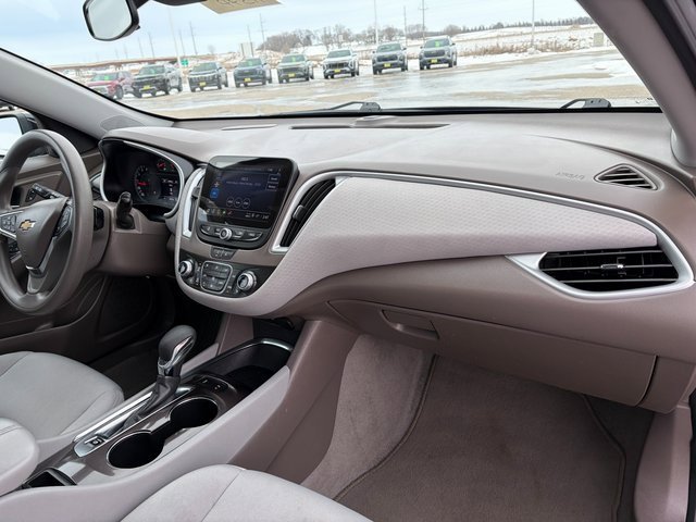 Used 2024 Chevrolet Malibu LT image 15