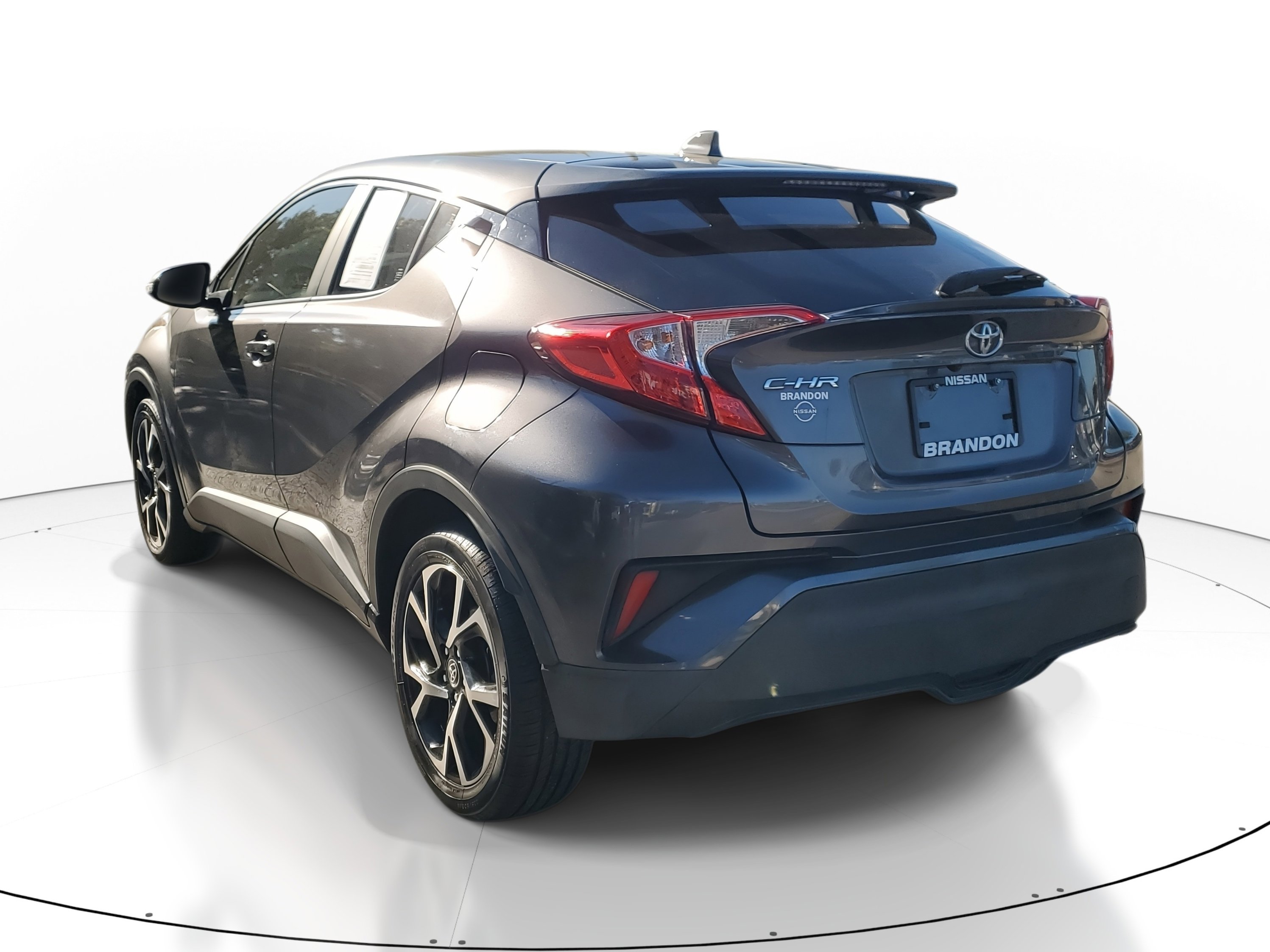 Used 2020 Toyota C-HR XLE image 5