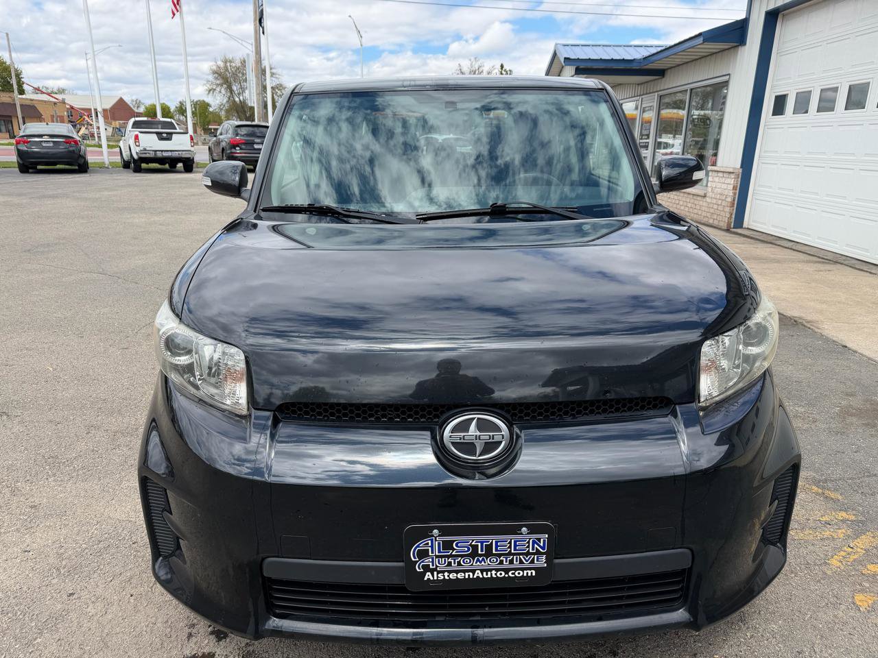 Used 2012 Scion xB FWD image 8