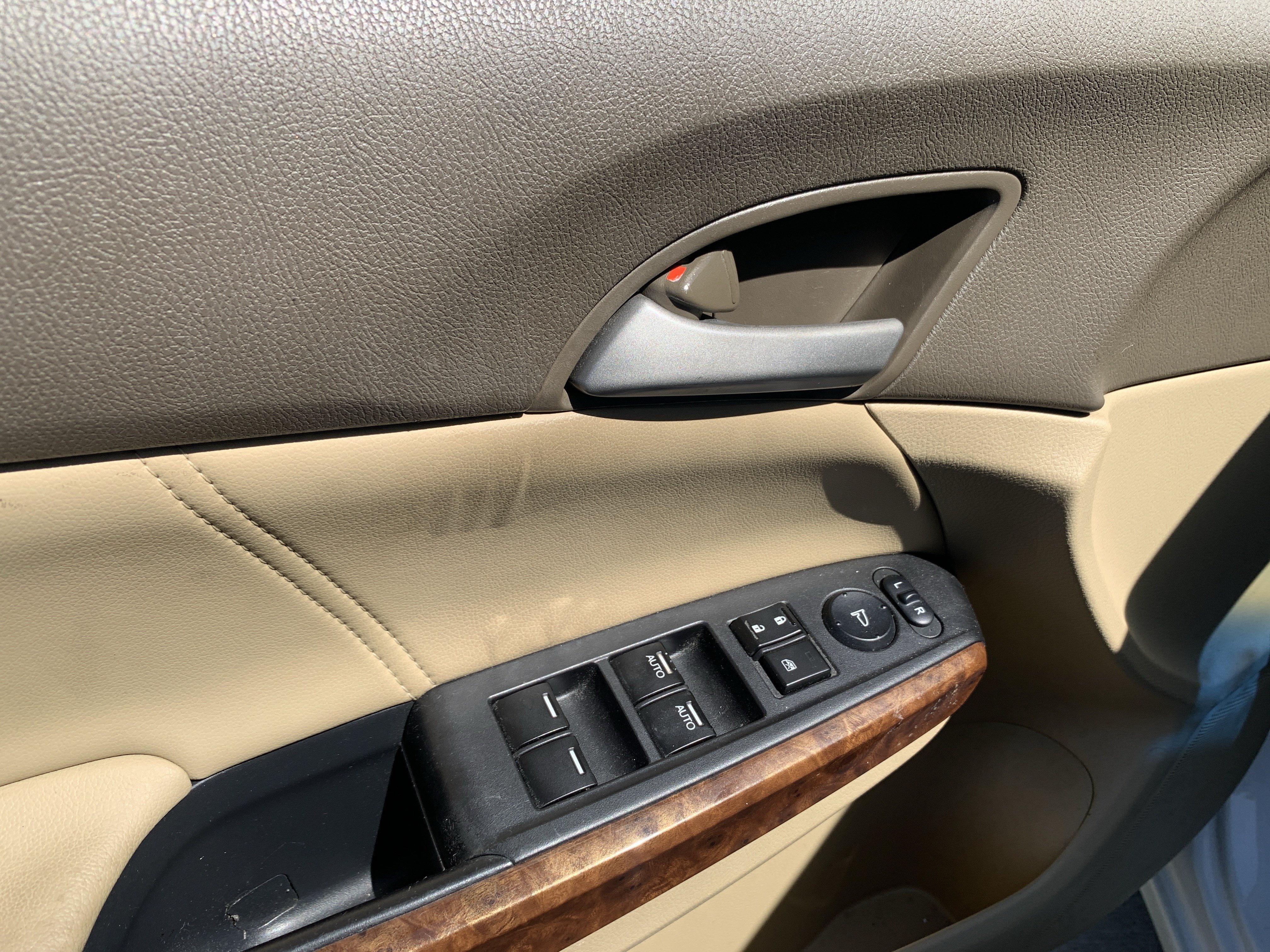 Used 2010 Honda Accord EX-L image 15