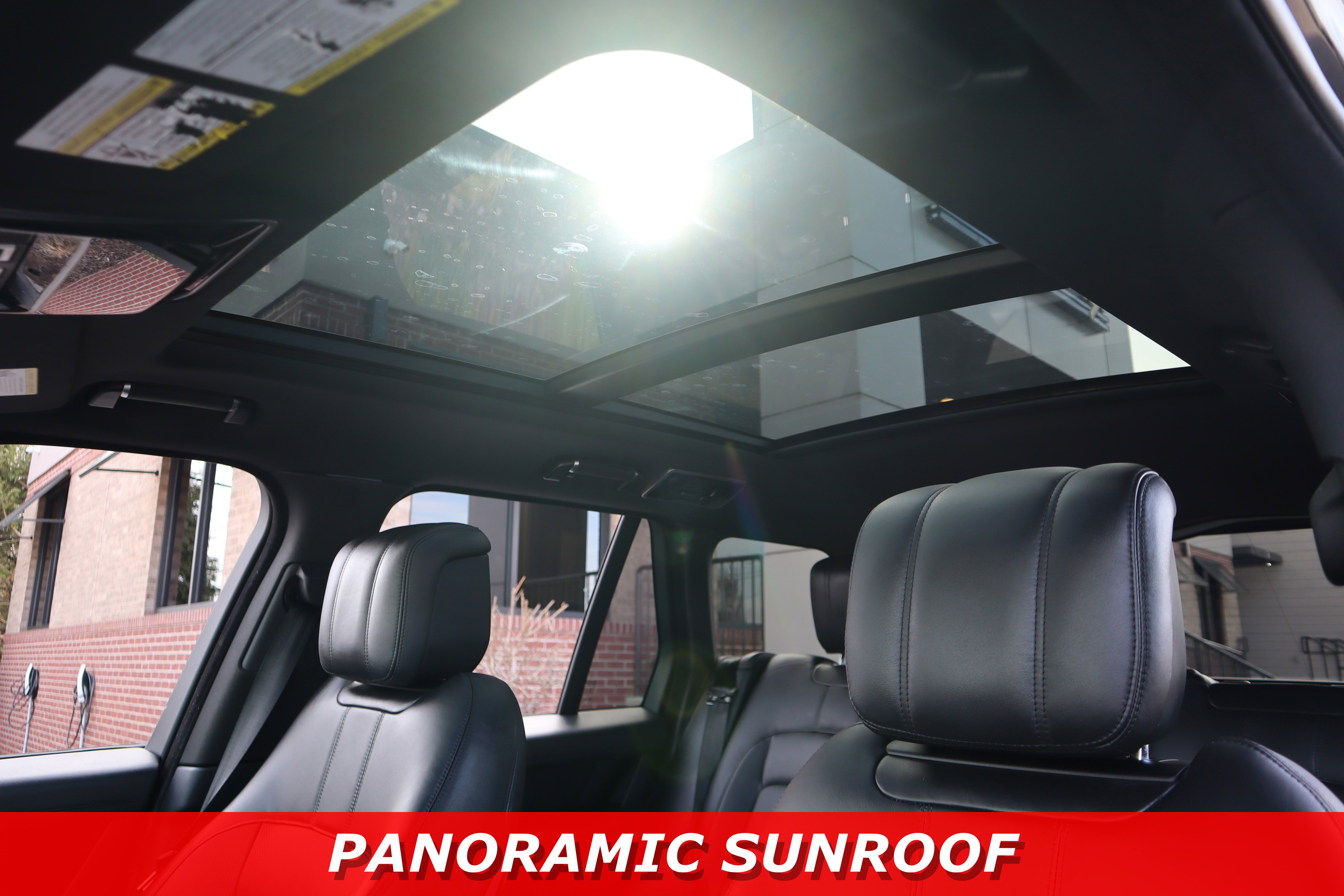 Used 2020 Land Rover Range Rover HSE image 28