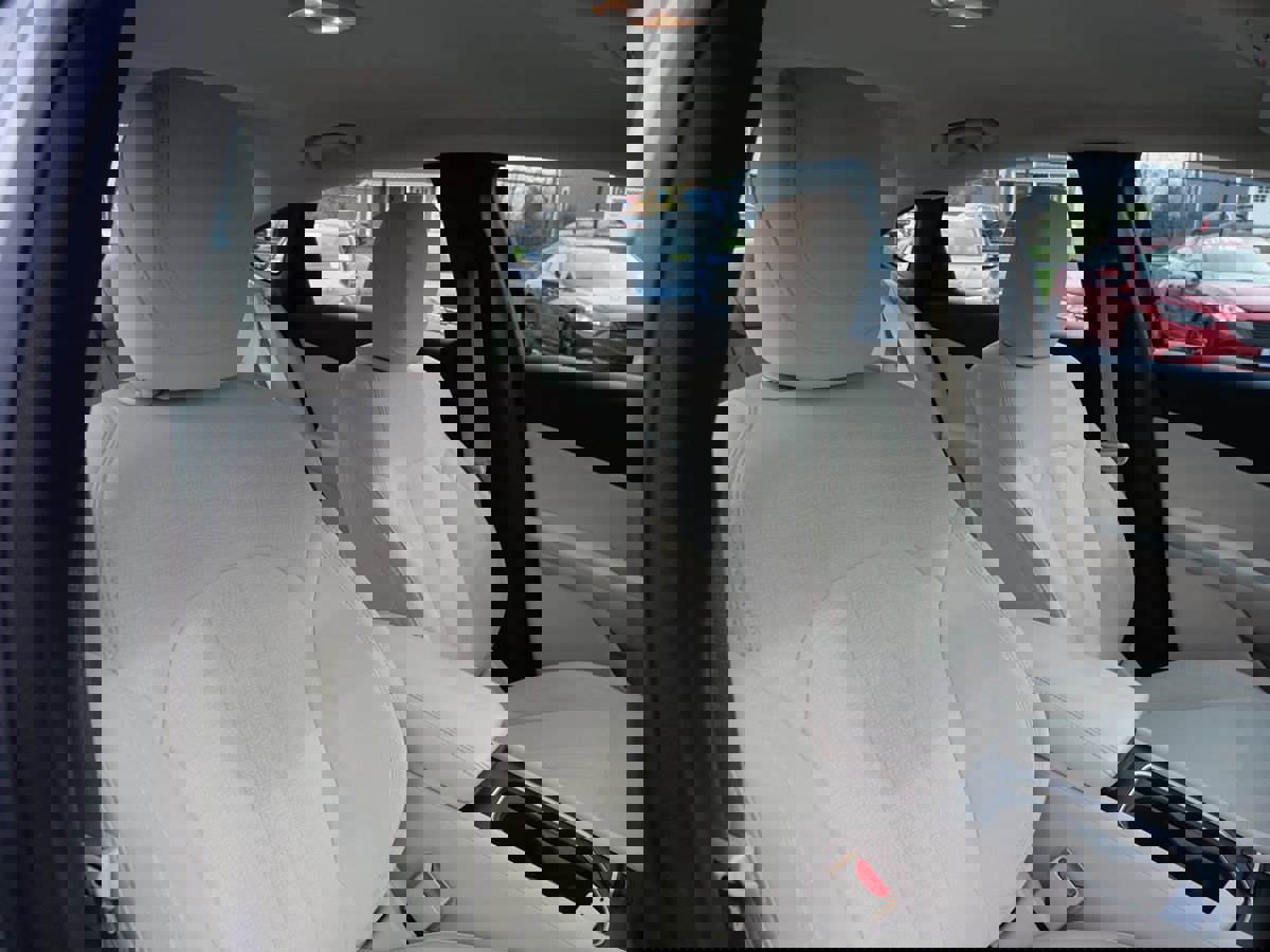 Used 2015 Chrysler 200 Limited w/ Convenience Group image 18