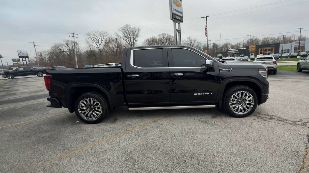 Used 2026 GMC Sierra 1500 Denali Ultimate AWD/4WD image 9