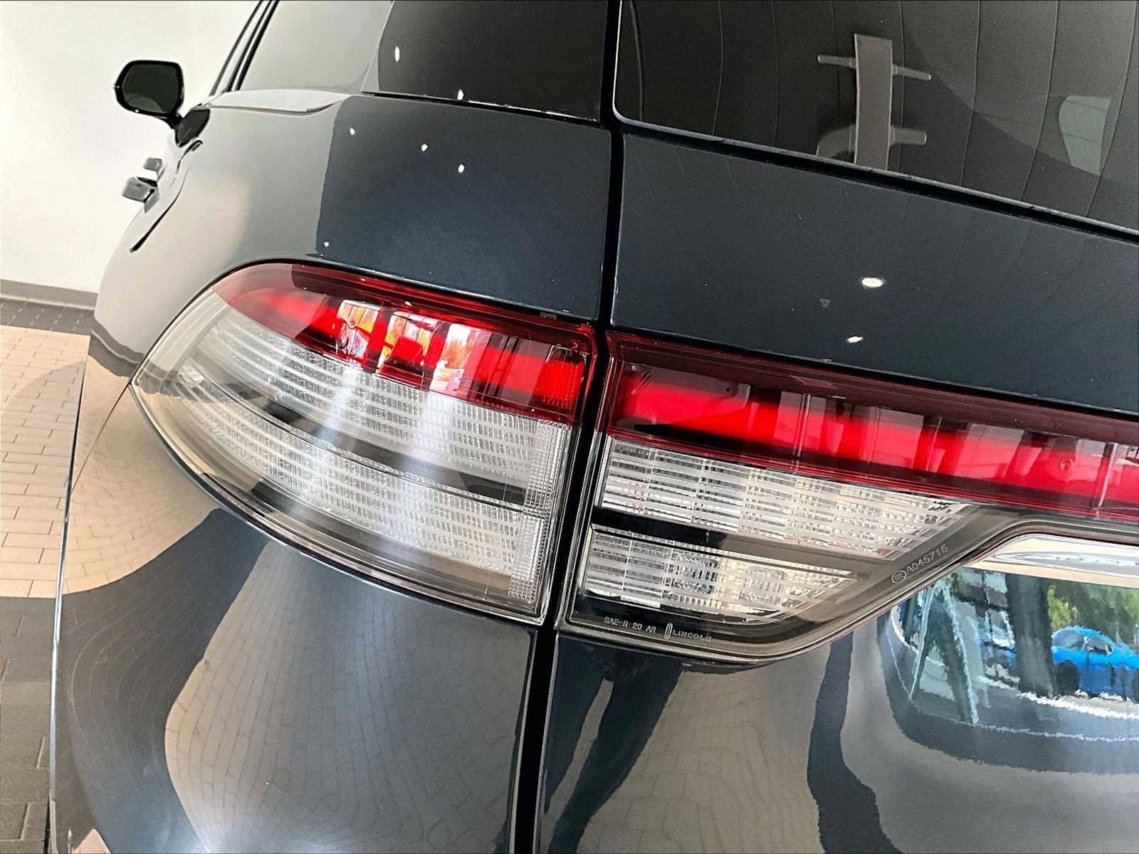 Used 2024 Lincoln Aviator Black Label AWD/4WD image 35