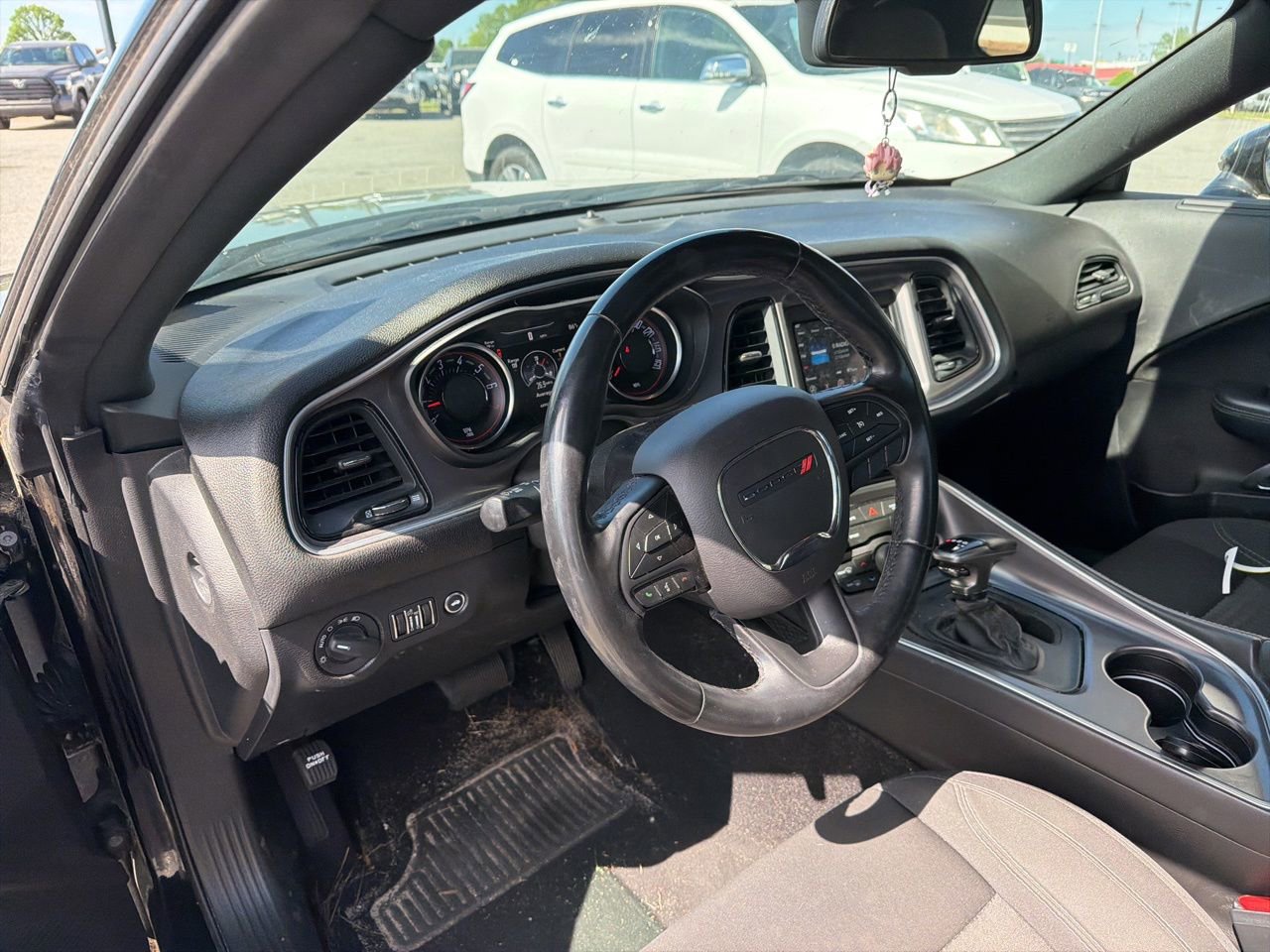 Used 2019 Dodge Challenger SXT image 4