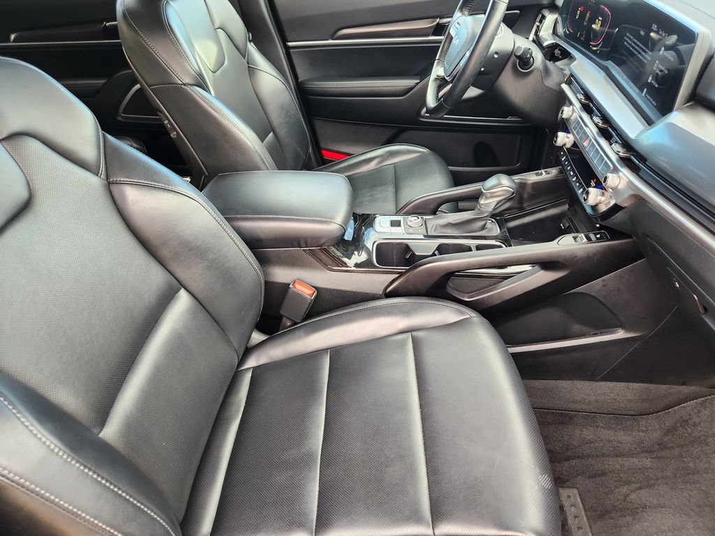 Used 2025 Kia Telluride S AWD/4WD image 13